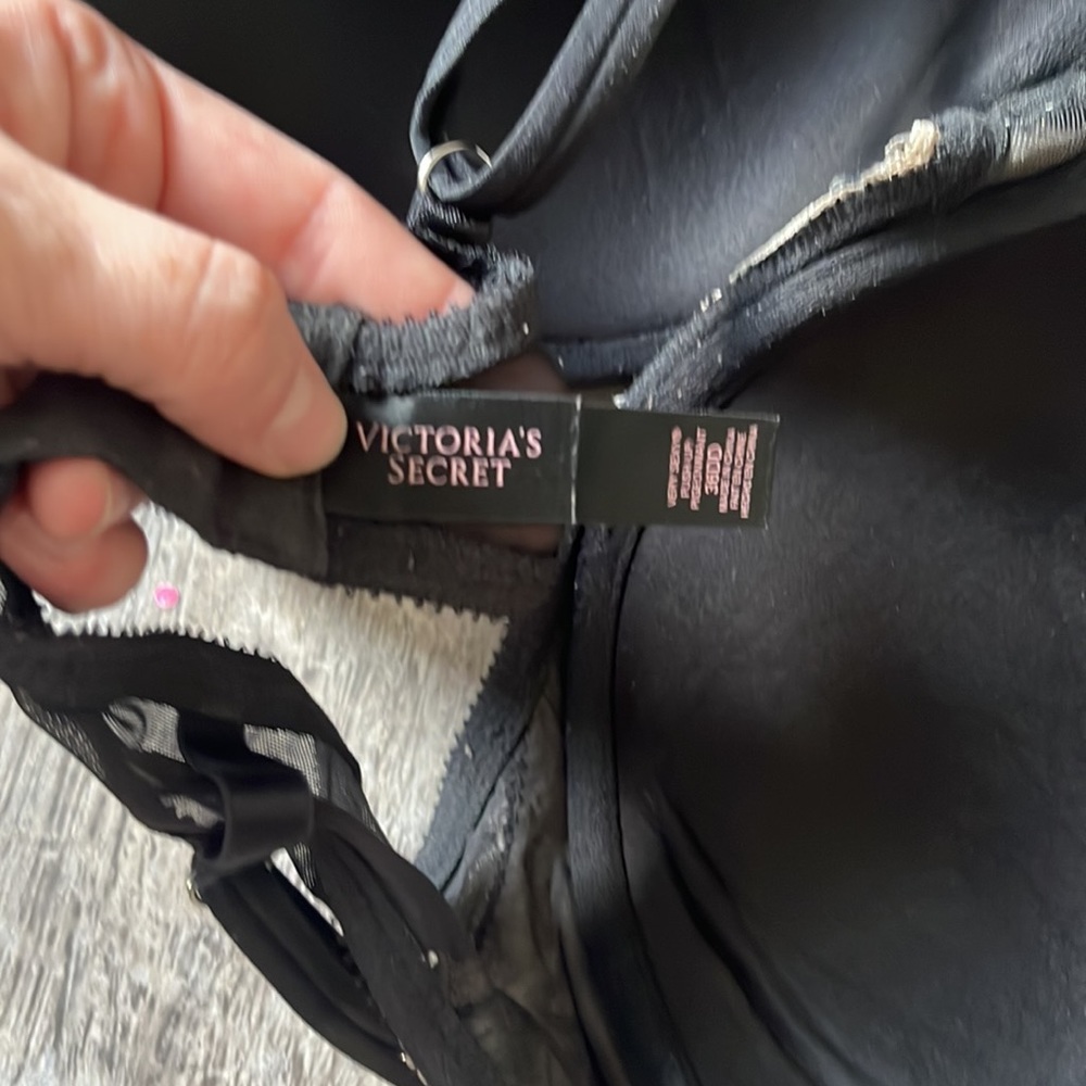 Victoria’s Secret very sexy push up bra - Picture 4 of 6